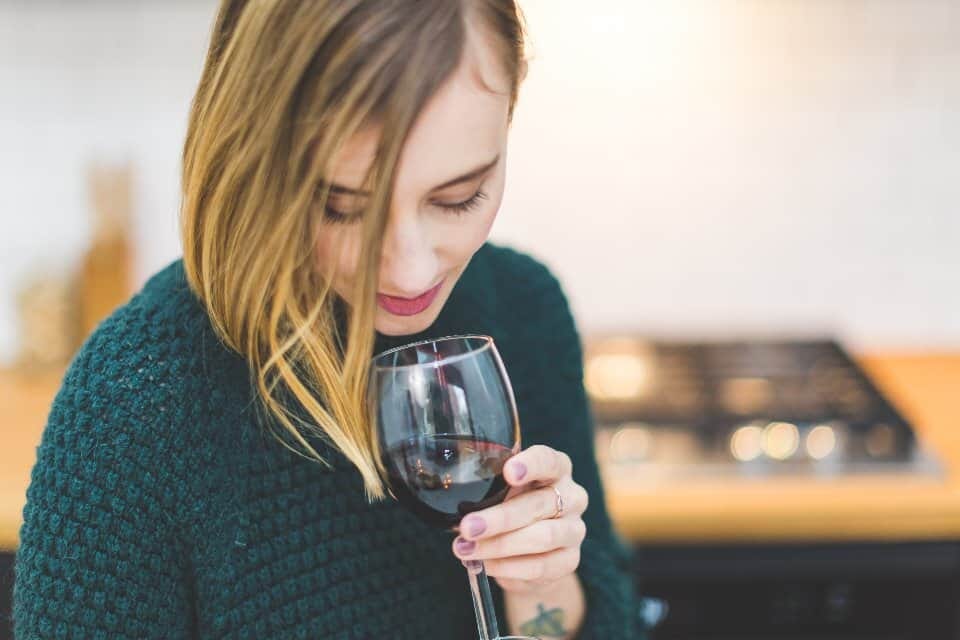 She loves wine more than beer?, She loves wine more than beer?, ATLANTIC NET She loves wine more than beer?, She loves wine more than beer?